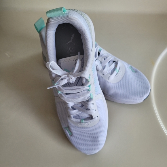 Puma sport shoes size 9, new but no box - Picture 4 of 7